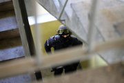 Policjanci z poznańskiej Grupy Realizacyjnej w trakcie szkolenia w budynku przeznaczonym do rozbiórki