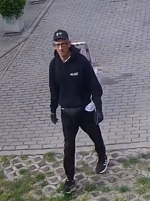 wizerunki poszukiwanych mężczyzn