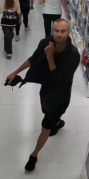 wizerunek poszukiwanego mężczyzny