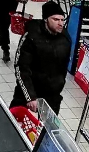 wizerunki poszukiwanych mężczyzn