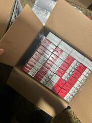 Tytoń i papierosy bez polskich znaków akcyzy zabezpieczone przez policjantów z Wydziału dw. z Przestępczością Gospodarczą KMP w Poznaniu