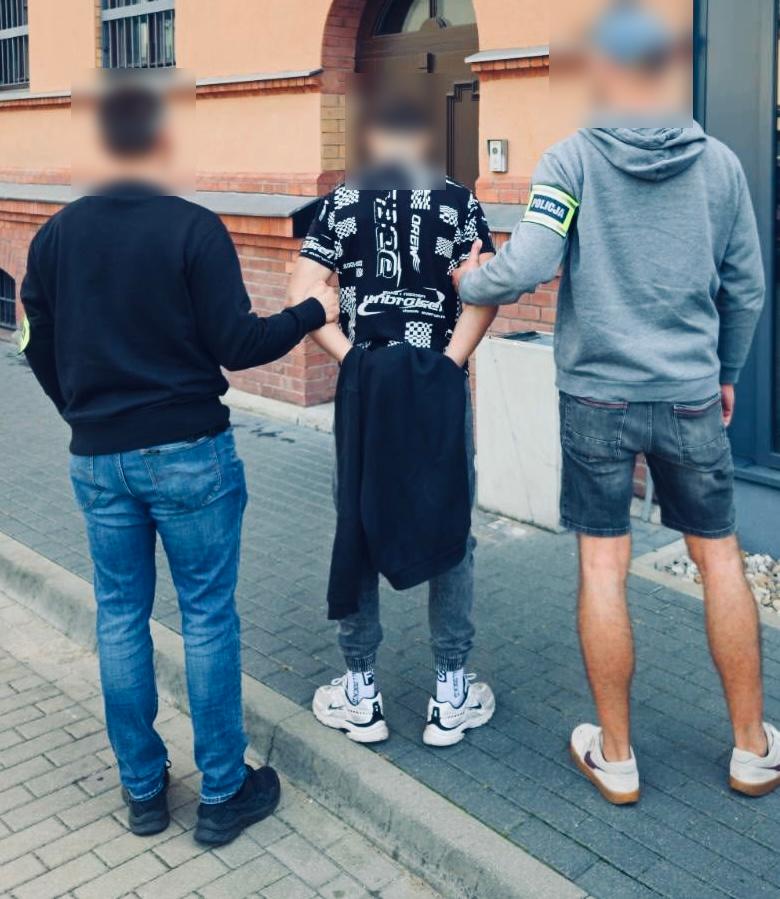 Zatrzymano 18-latka za strzelanie do samochodów w Poznaniu